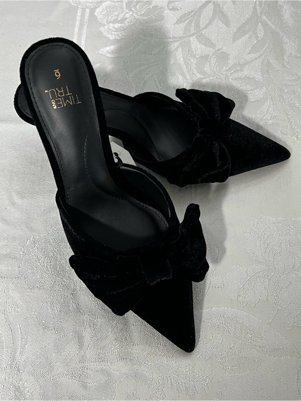 Time and Tru Black Velvet Pointed-Toe Bow Mule Size 6 NWT